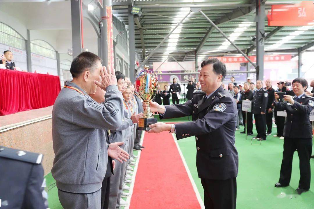 milan米兰app官网：
全市公安系统十五支球队齐聚晚晴乐园 谁是第一名？(图7)